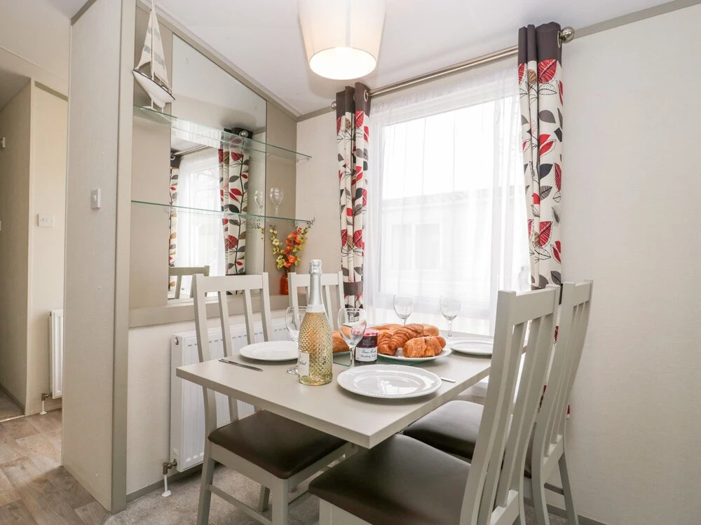 18D Shorefield Country Park