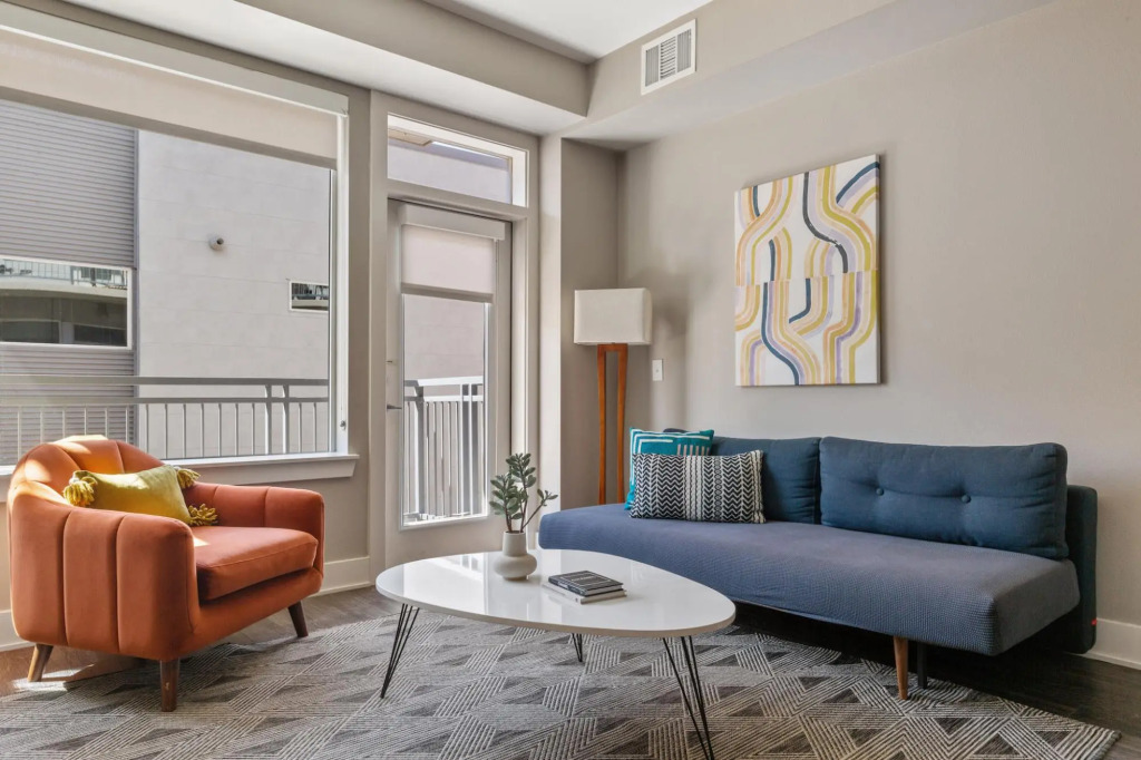 Denver | Grand Studio Riverfront Apartment