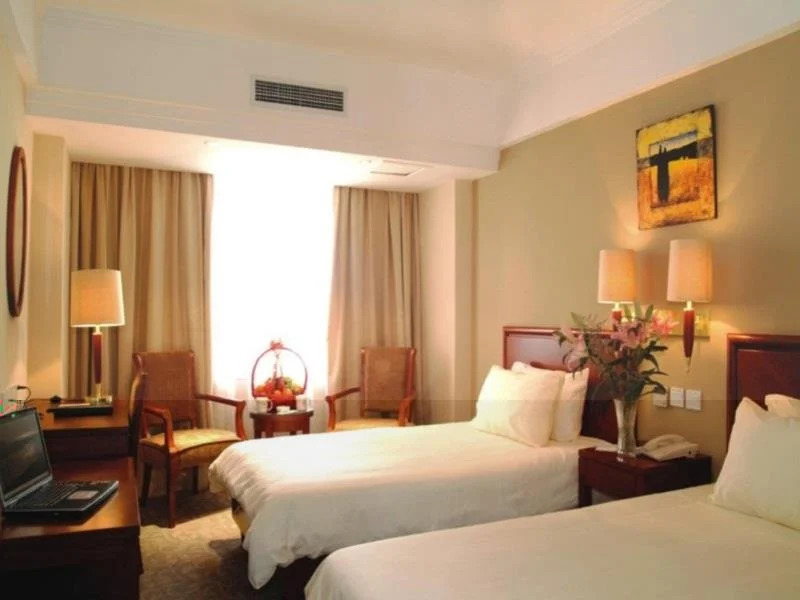 Qingdao ST. Paradise Hotel