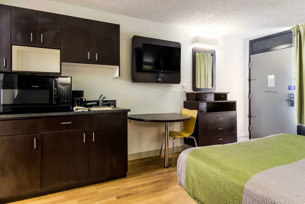 Studio 6 Extended Stay - Lagrange, GA