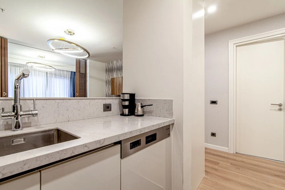 Elegant Flat Close to Malls in Sariyer
