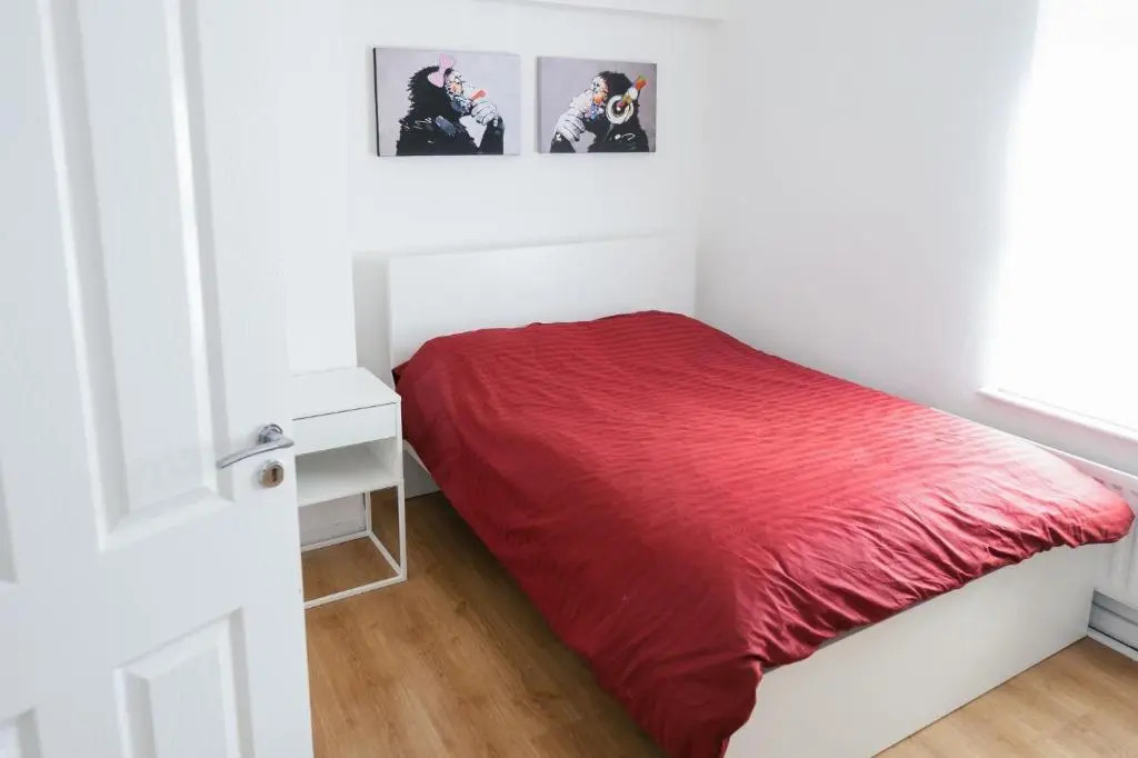 Super Modern 2BD City Center Apartment Belfast