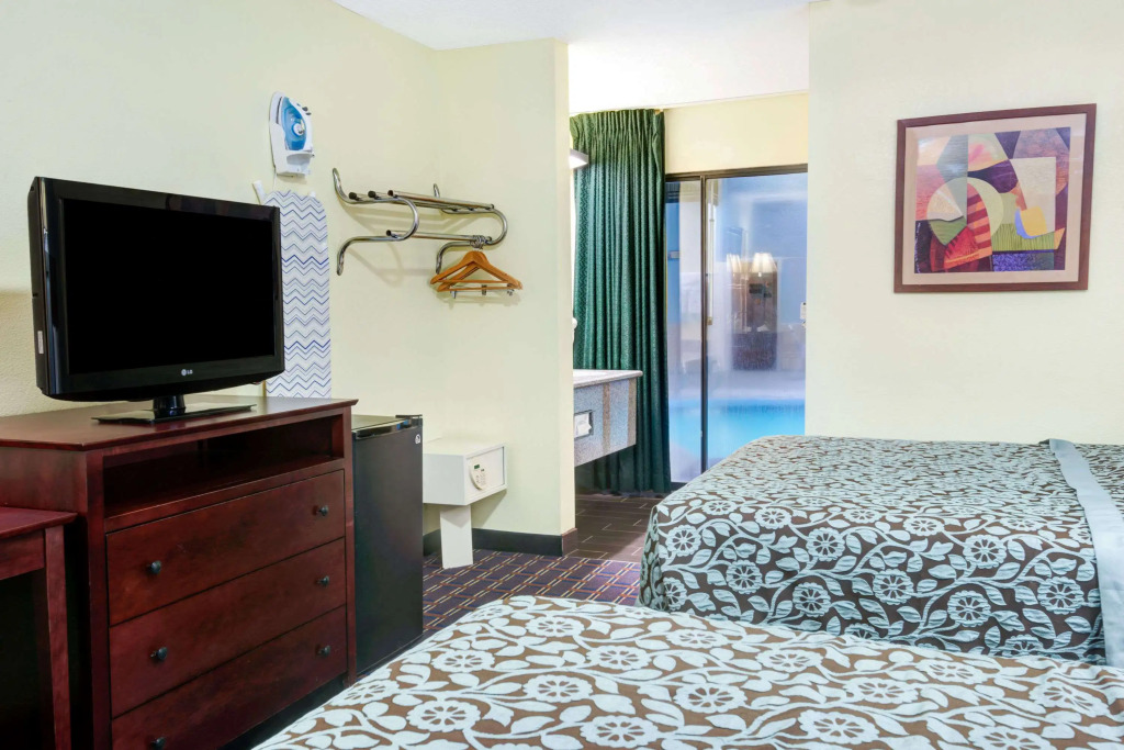 Days Inn & Suites by Wyndham Albuquerque West