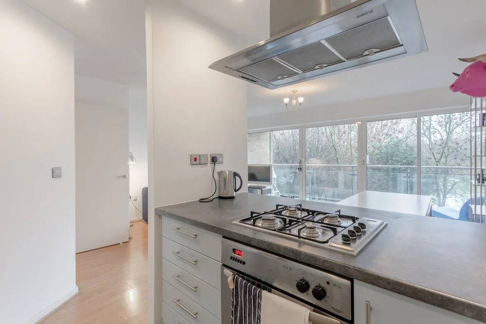 Stylish 2 Bedroom in Trendy East End