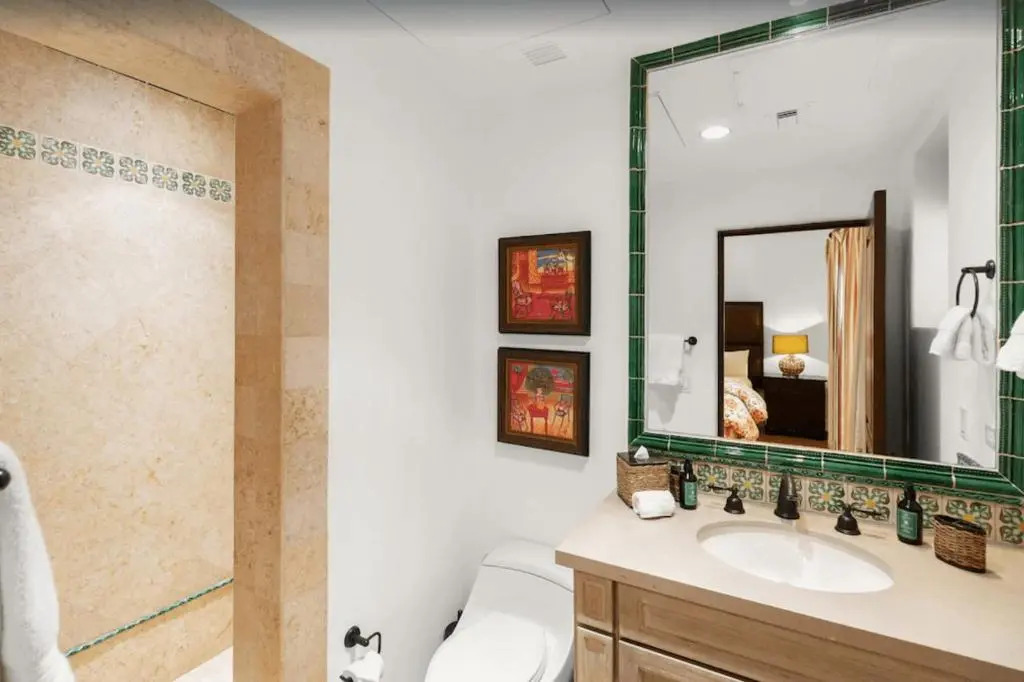 Best Executive-Style Luxury Residence on Property