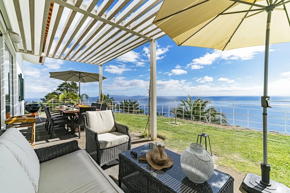 Vila da Falésia-With Pool and views