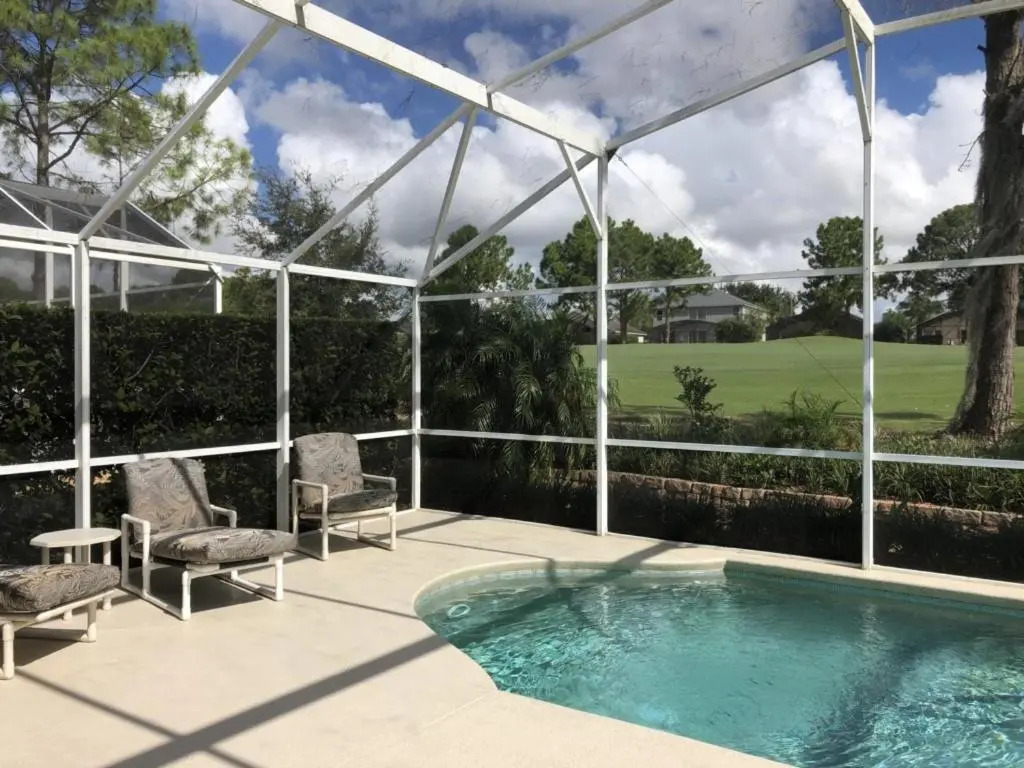 1531GUV -Home away from home! Golf front villa!