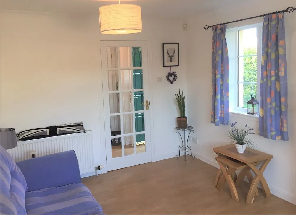 Wellingtonia Court Apartment