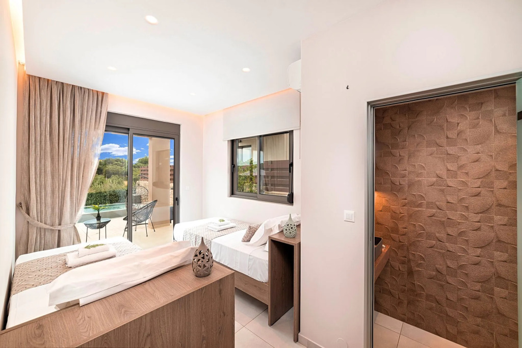 Minoas Villas Heated Pool