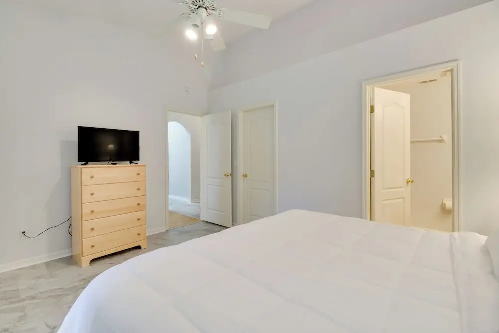 20 Mi to Disney: Condo w/ Pool Access in Clermont!