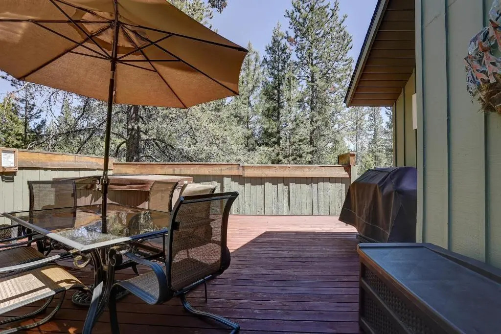 11 Camas-Hot Tub-4BR/2BA