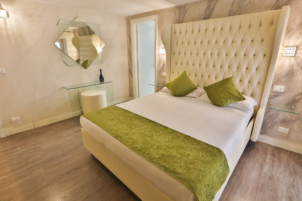 Grottini Luxury Suites ~ Pantheon