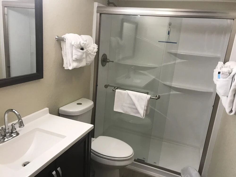 0302 Waters Edge Resort 2 Bedroom Condo by Redawning