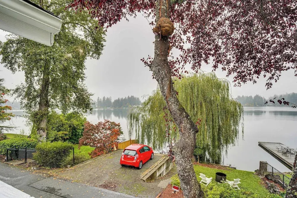'lakehouse Living' Waterfront Retreat Near Tacoma