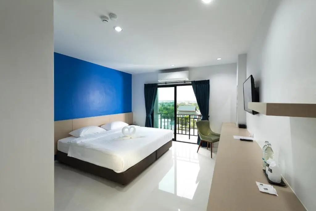 B Hotel