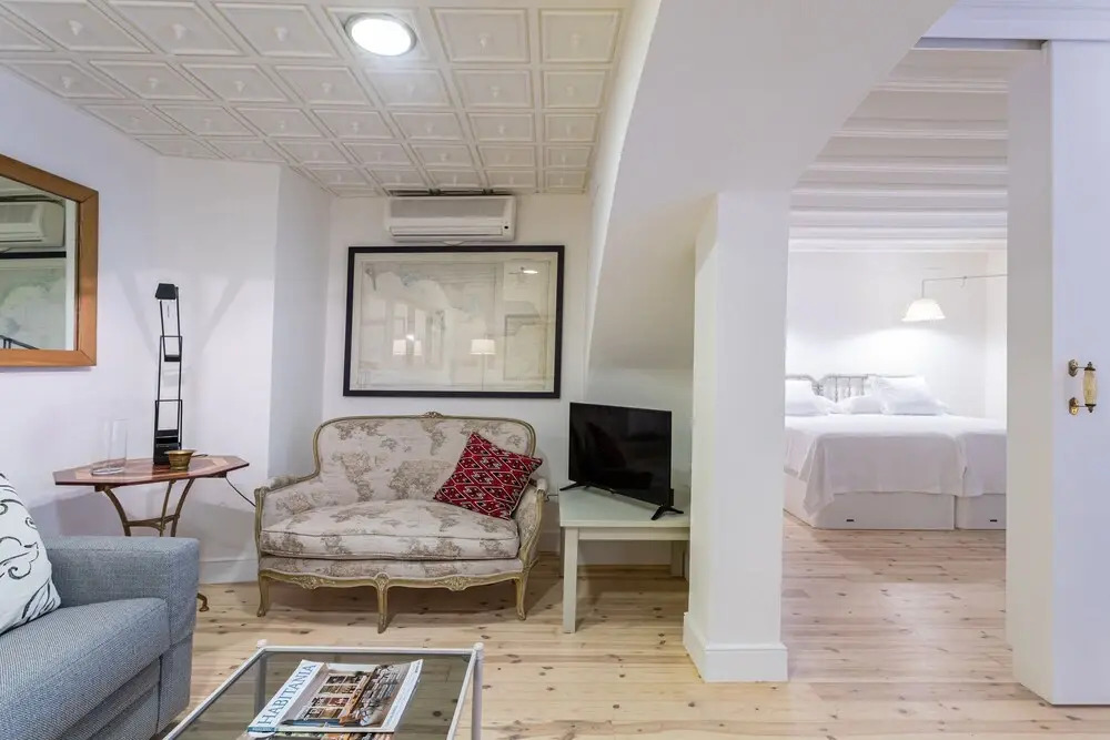 Modern Apartment 2 Bd & 2 Bth Near the Cathedral Catedral V
