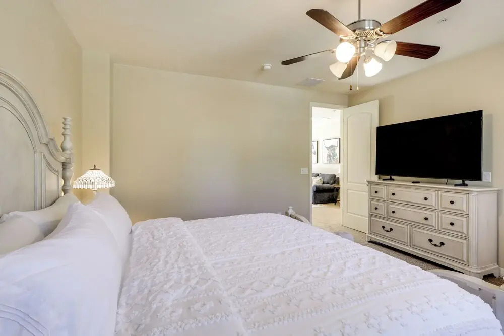 Tasteful Flagstaff Townhome w/ 2 Furnished Decks