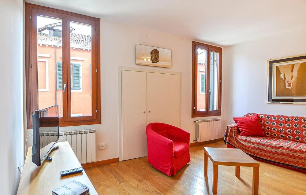 Stunning Apartment in Venezia With 2 Bedrooms and Wifi