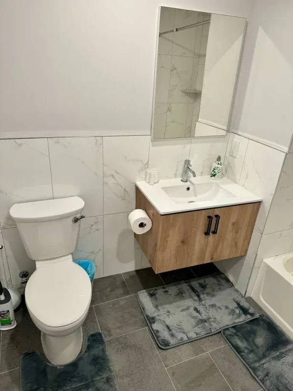 Modern 1BR 1BA Apartment
