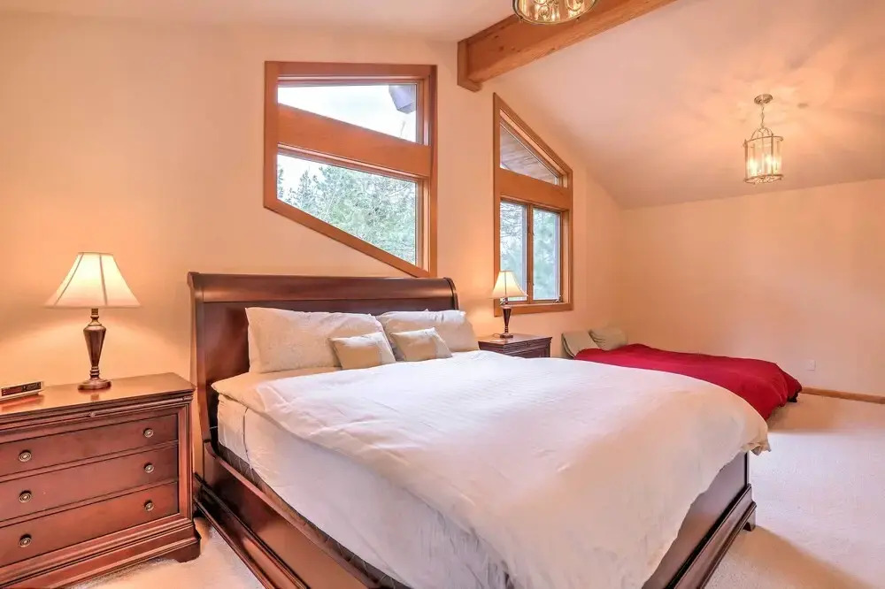 Mtn & Lake Views: Incline Village Ski Chalet