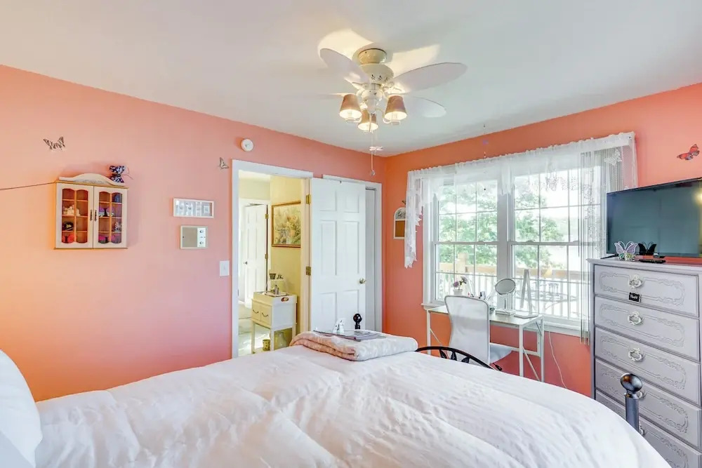 Lakefront & Dog-friendly Gem in Gravois Mills