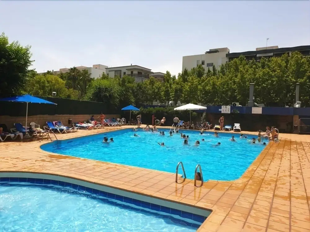 UHC Alborán Apartments