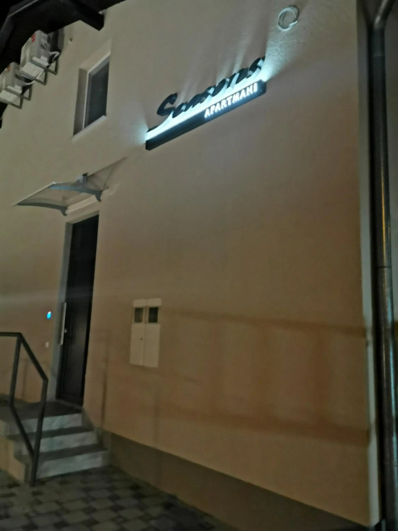 Seasons apartmani
