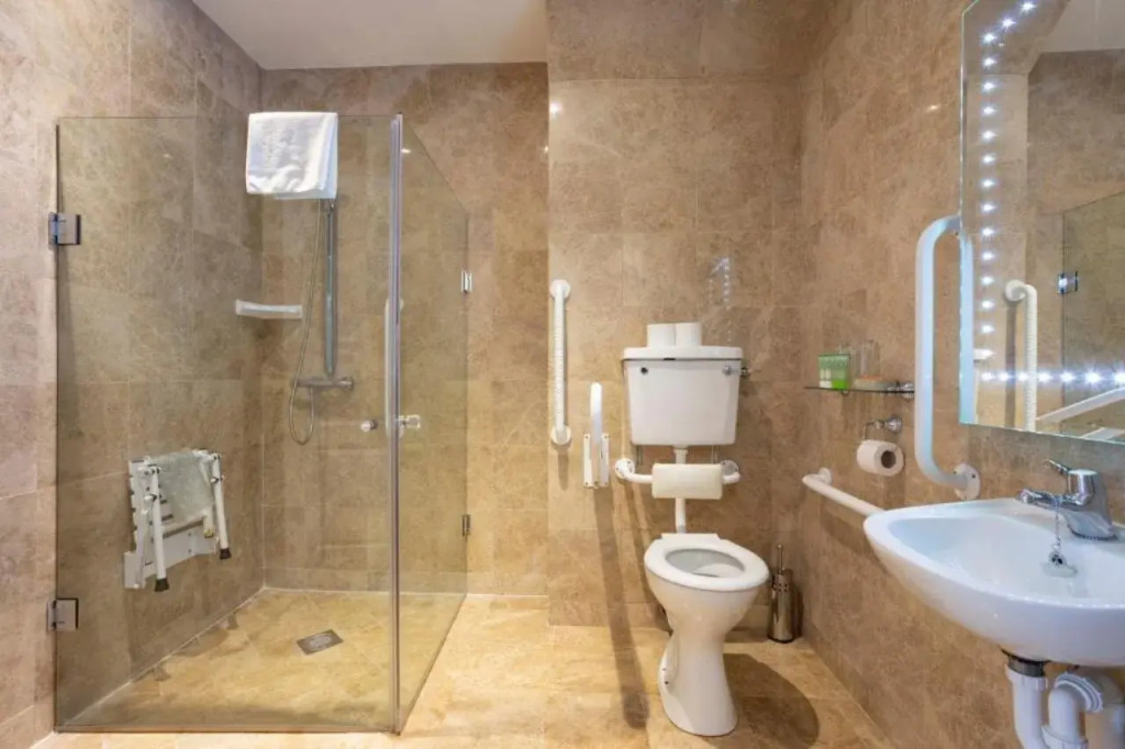Schull Harbour Hotel & Leisure Centre