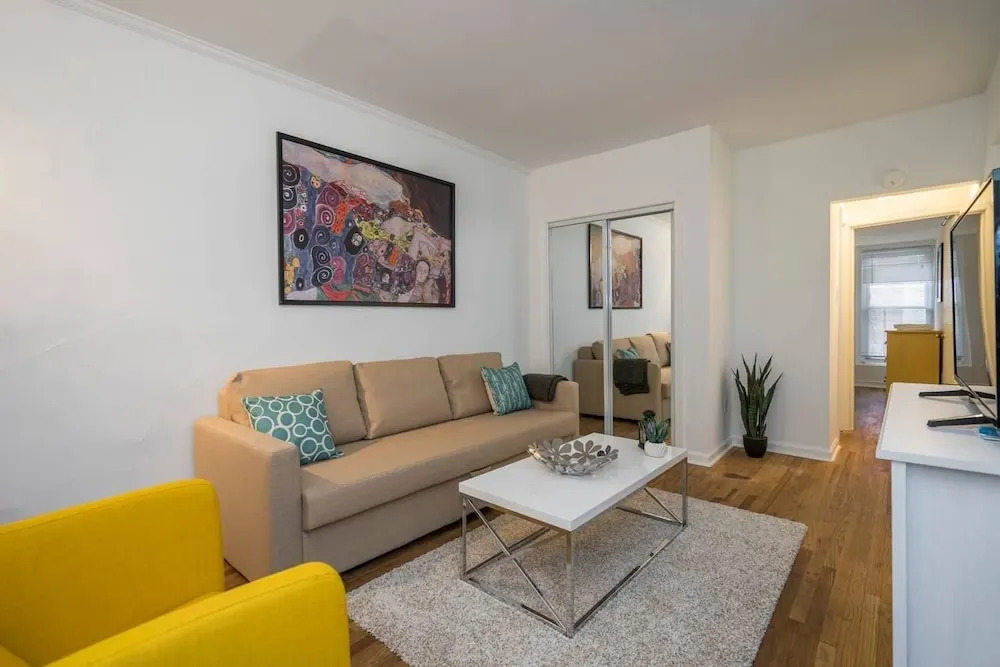 City Center!!! - Gorgeous Apartment With Deck