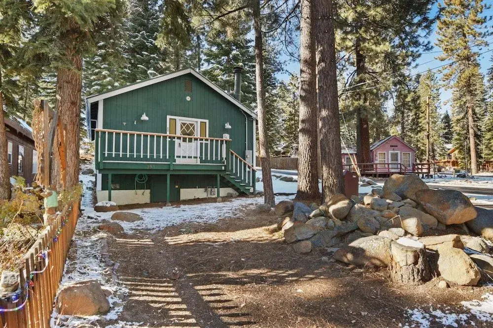 Pino Point Steps to Tahoe Beaches