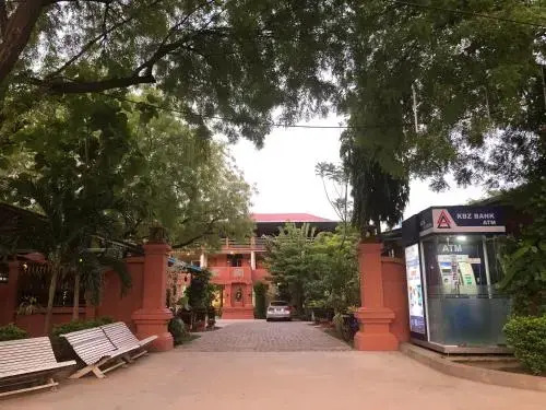 Royal Diamond Motel