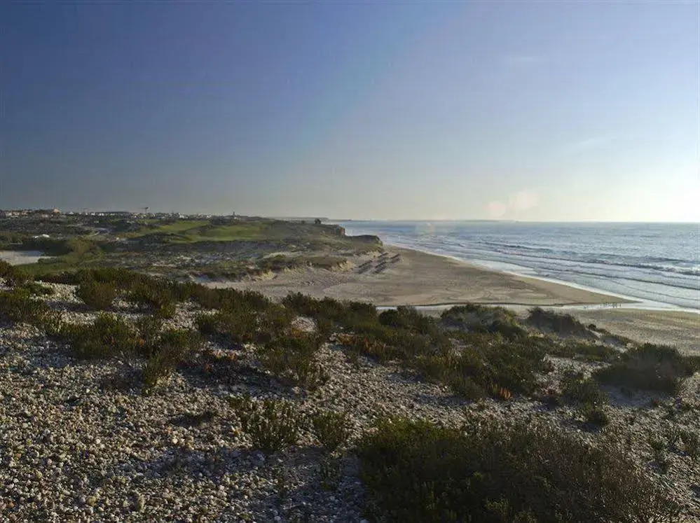 The Beachfront Praia d'el Rey