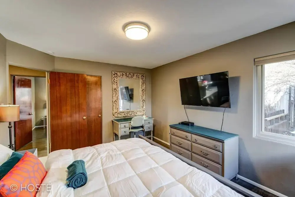 3bdmid-century Modernhot Tub, Grill, Close to DT