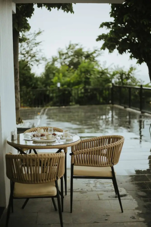 THE DECK OTEL