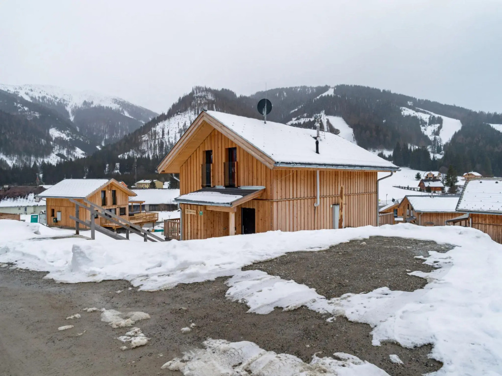 Deluxe Holiday Home in Hohentauern with Hot Tub