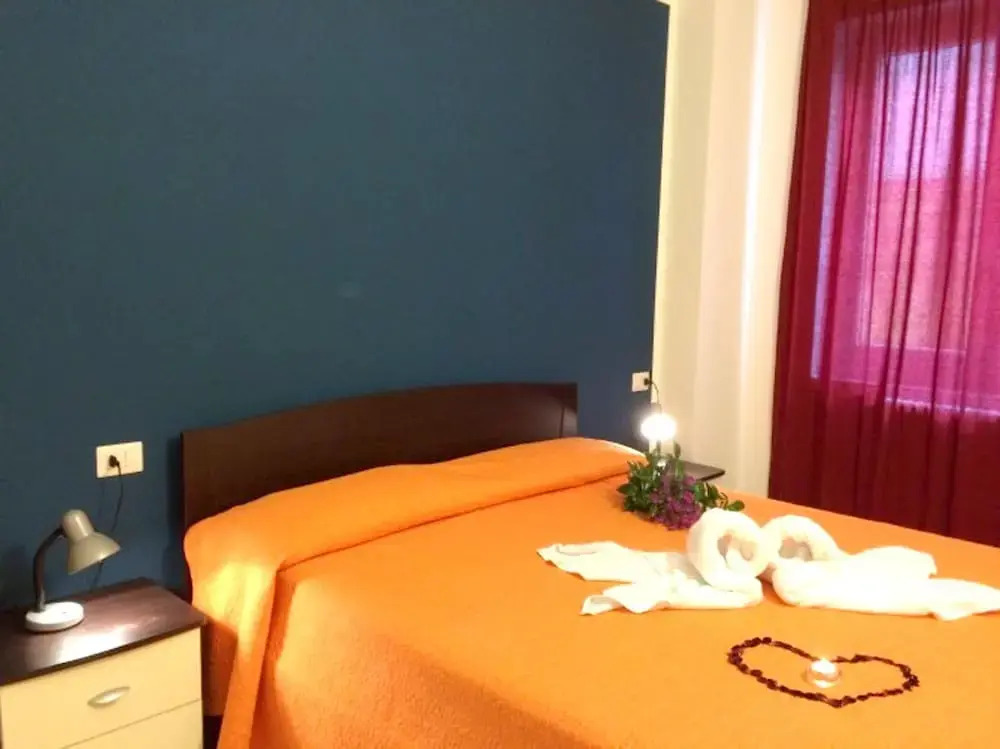 House With 2 Bedrooms in Vercana, With Wonderful Lake View, Shared Pool, Furnished Balcony Near the Beach