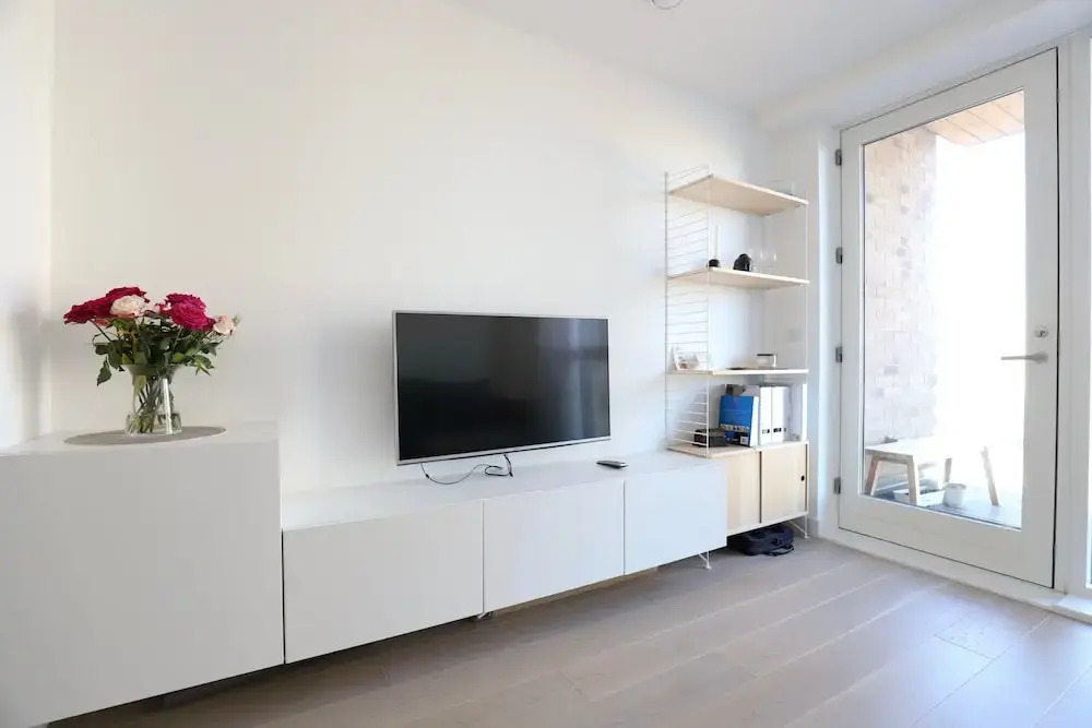 1 Bedroom Apartment With Balcony in Greenwich