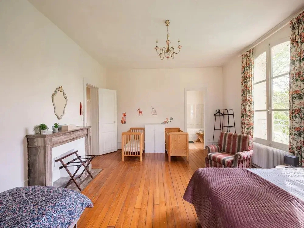 Holiday Home Adjoining a Chateau