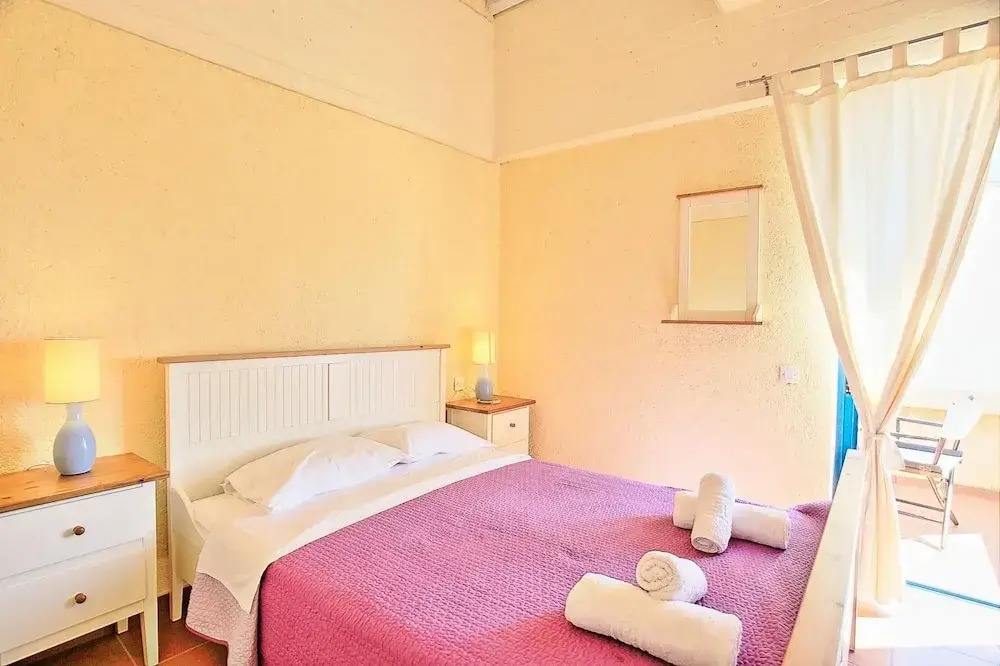Tinas Apartment in Mparmpati