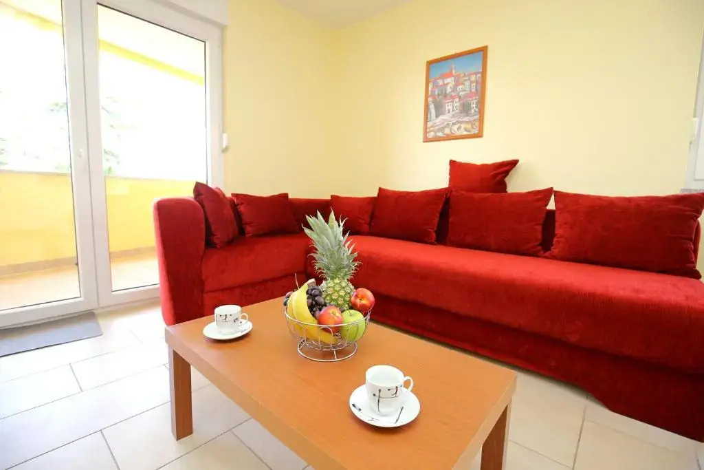 SOLARIS Modern & Comfortable Apartments with Free Private Parking