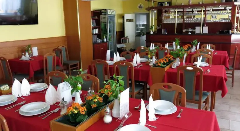 Hotel Forrás