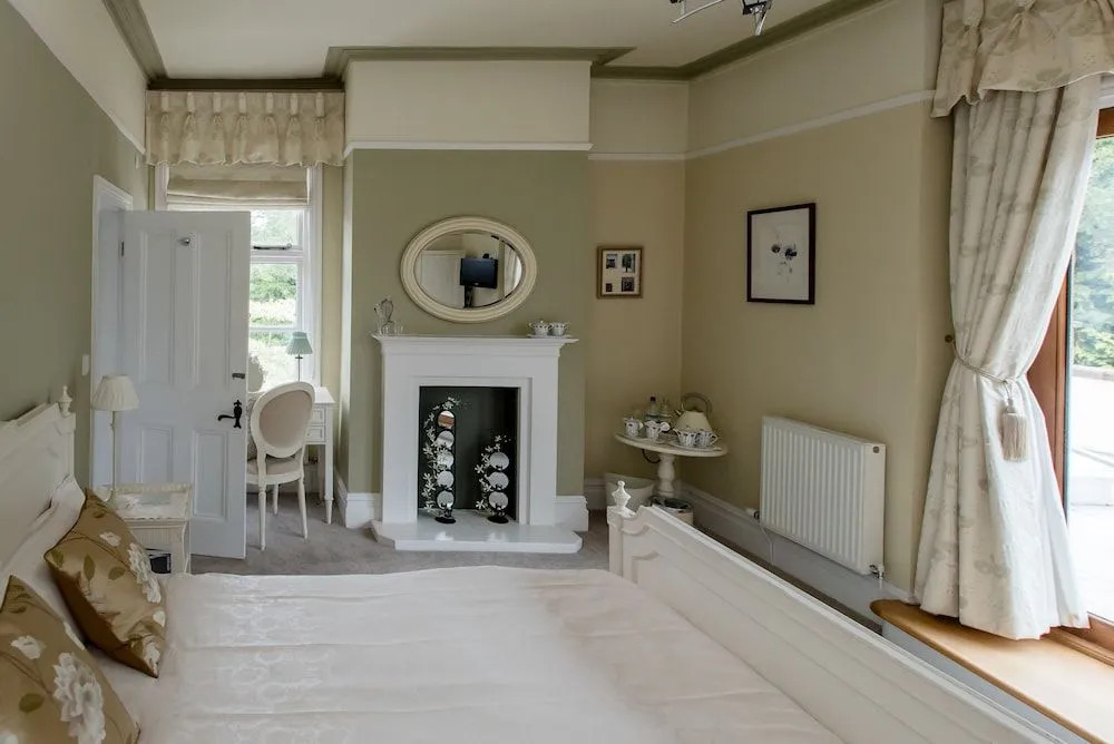 Mere Brook House