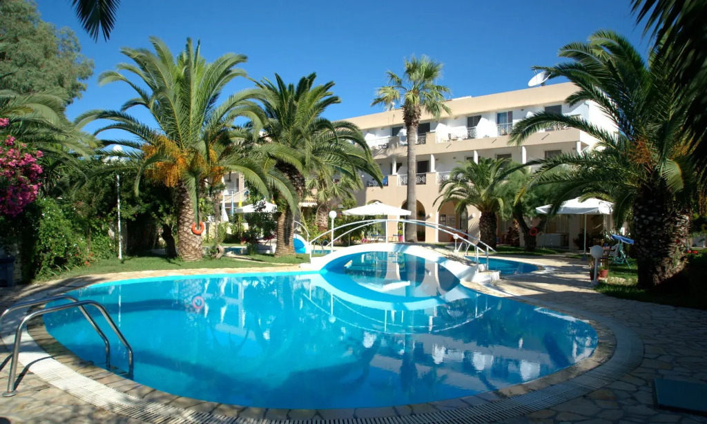 Three Stars Beach Hotel