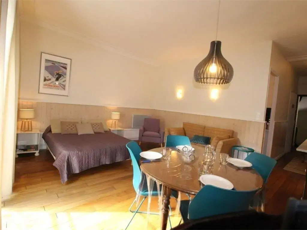 Appartement Bagnères-de-Luchon, 1 pièce, 3 personnes - FR-1-313-163
