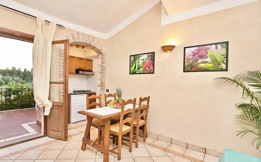 Residence con piscina a 250 mt dal mare