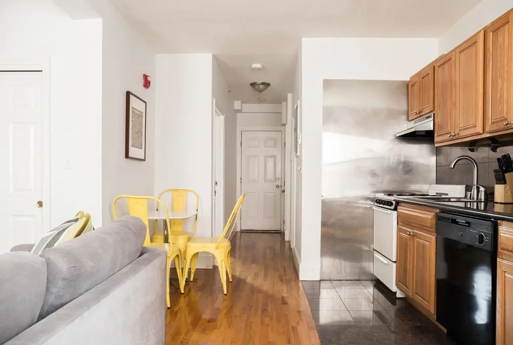 Premier Theater District Suites by Sonder