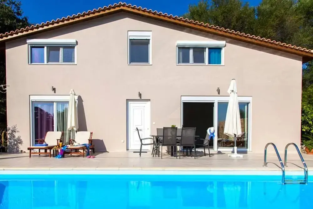 Villa Manos in Ligia