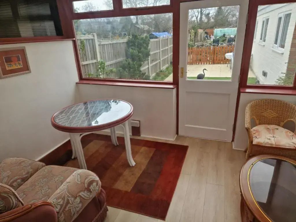 Bobs House quiet retreat with large shared garden