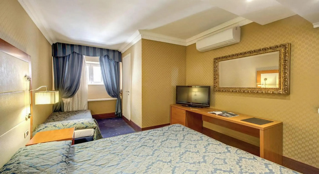 939 Hotel