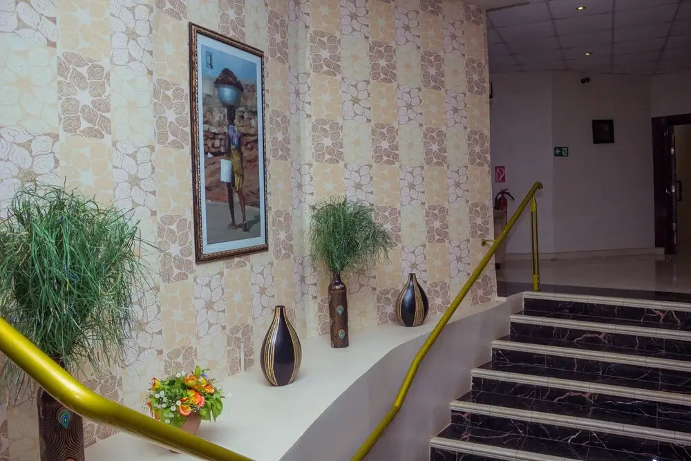 Crismon Hotel